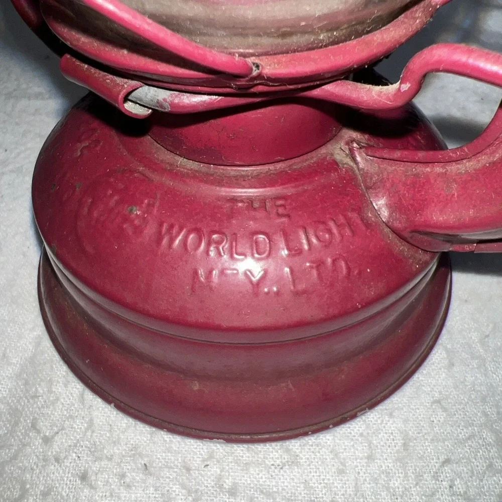 Original Kerosene Lantern Kerosene Red Made in Hong Kong Hurricane No. 202